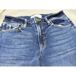 Carly Jeans LA Women's Size 26 Medium Wash Blue Straight Leg Distressed Hem